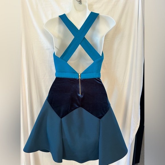 Three Floor Blue Cutout Dress - Picture 5 of 10